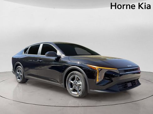 New 2026 Kia K4 FWD image 2