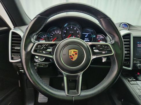 Used 2017 Porsche Cayenne AWD/4WD image 13