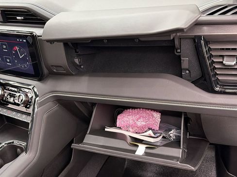 Used 2024 GMC Sierra 2500 AT4X image 40