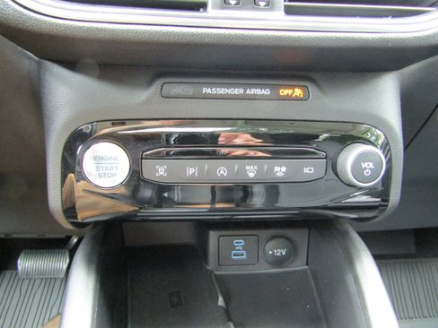 Certified 2023 Ford Escape Platinum image 31