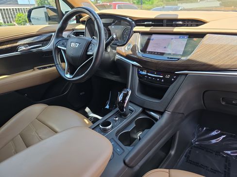 Used 2024 Cadillac XT6 Sport w/ LPO, Onyx Lite Package AWD/4WD image 17
