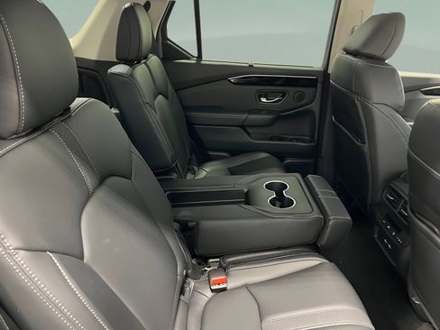 Used 2025 Honda Pilot Touring image 41