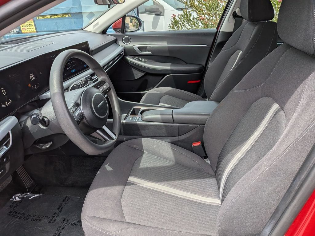 Used 2025 Hyundai Sonata SEL FWD image 15