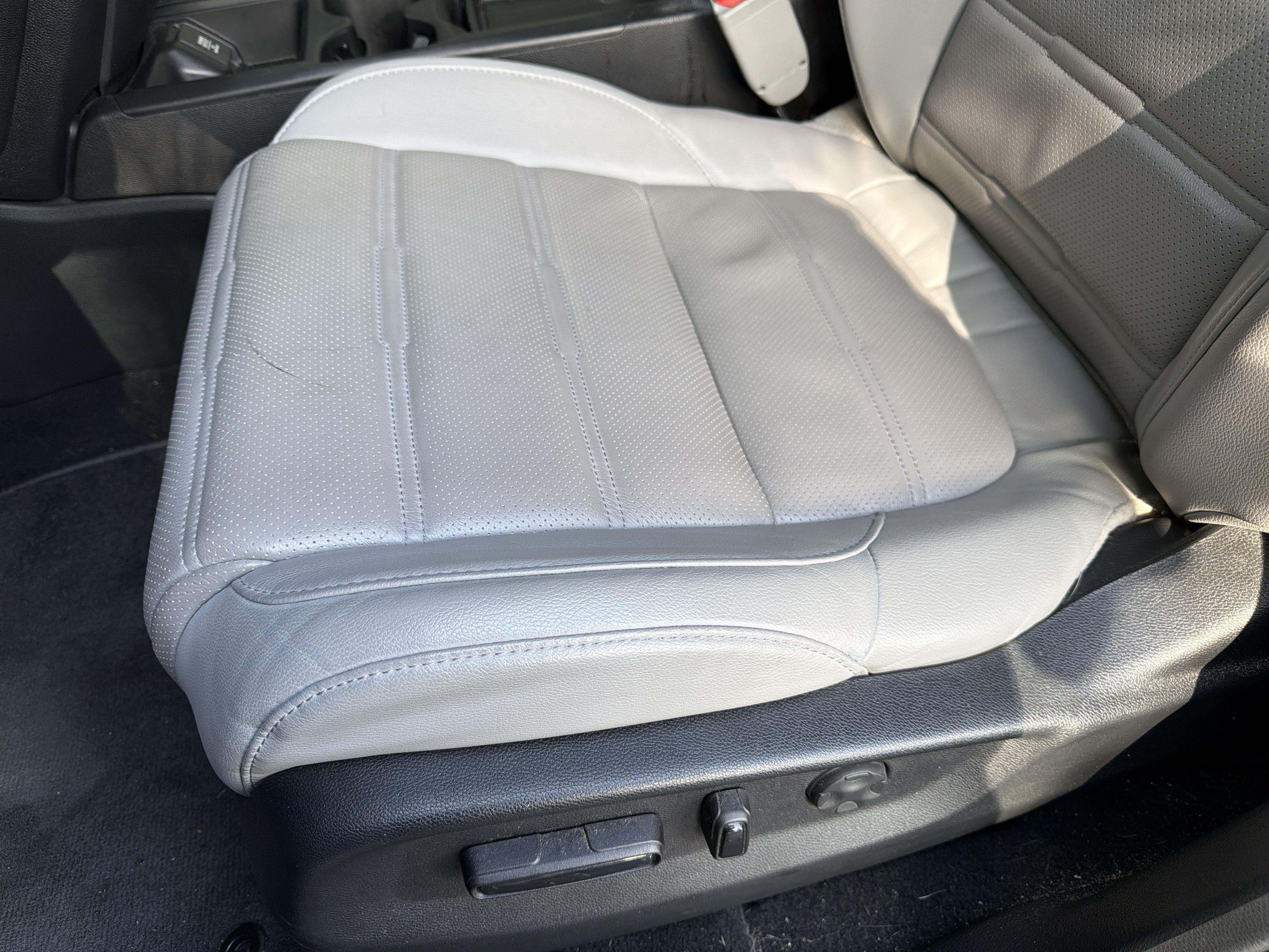 Used 2018 Honda CR-V Touring image 17
