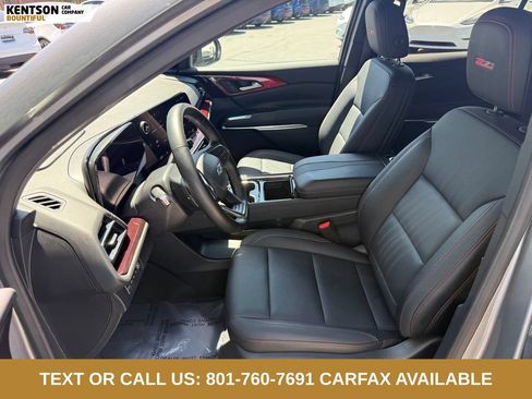 Used 2025 Chevrolet Traverse Z71 AWD/4WD image 29