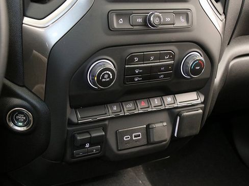 Used 2025 Chevrolet Silverado 2500 Custom w/ Custom Convenience Package image 20