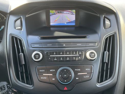 Used 2016 Ford Focus SE image 25