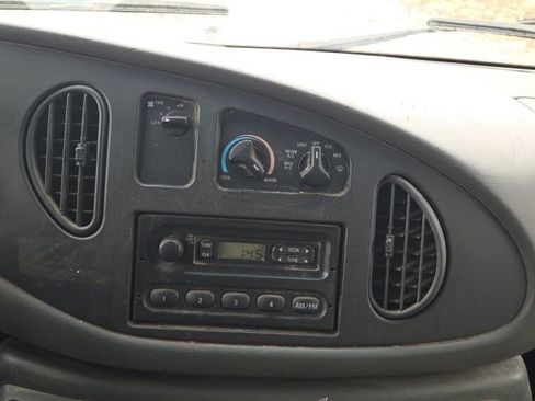 Used 2003 Ford E-250 and Econoline 250 image 14