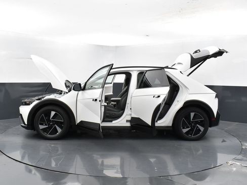 New 2025 Hyundai Ioniq 5 SEL image 41