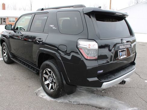 Used 2019 Toyota 4Runner TRD Off-Road image 7