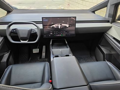Used 2025 Tesla Cybertruck AWD Crew Cab image 2