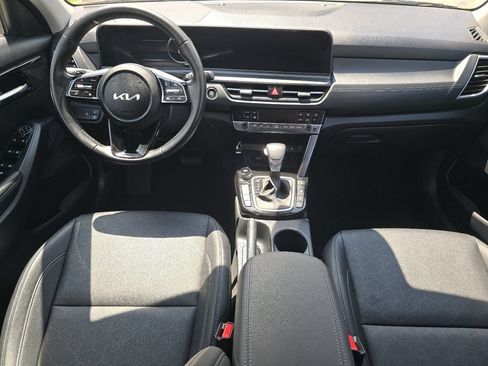 Used 2025 Kia Seltos EX AWD/4WD image 23
