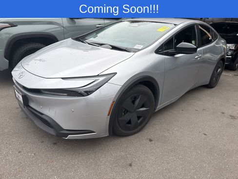 Used 2023 Toyota Prius LE image 1