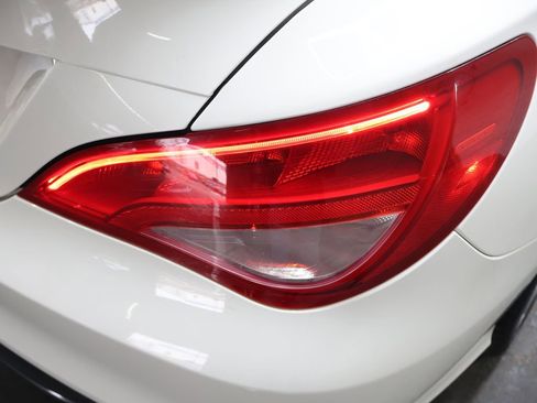 Used 2018 Mercedes-Benz CLA 250 image 29