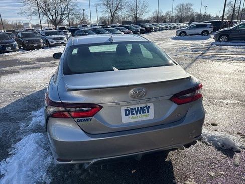 Used 2023 Toyota Camry SE image 4