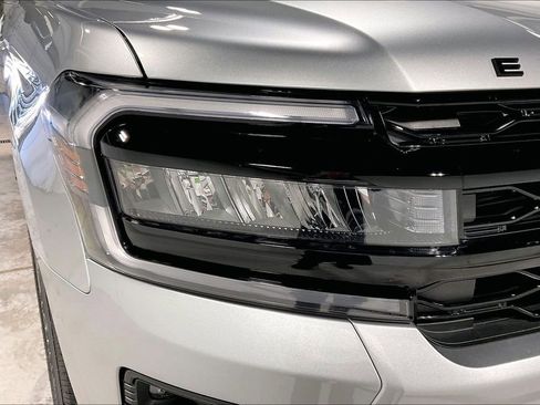 Used 2024 Ford Expedition Limited image 40