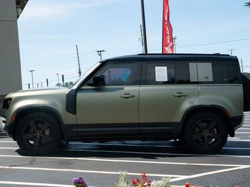 Used 2020 Land Rover Defender 110 SE AWD/4WD image 21