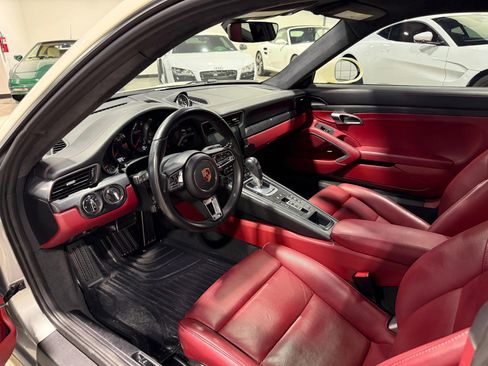 Used 2019 Porsche 911 Carrera 4 GTS image 47