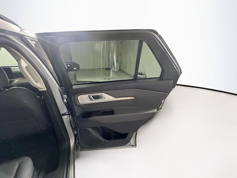 Used 2025 Ford Explorer Active RWD image 32
