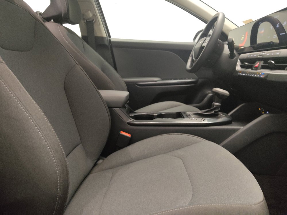 Used 2025 Kia K4 FWD image 21