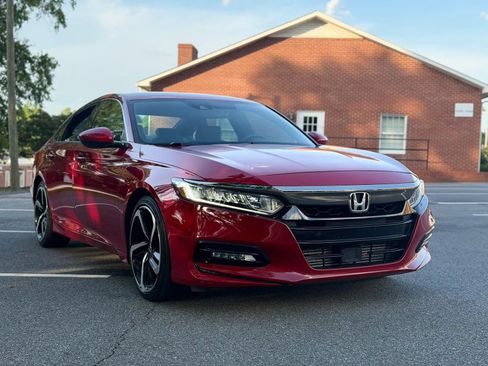 Used 2018 Honda Accord Sport image 7