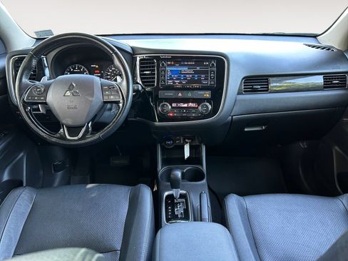 Used 2016 Mitsubishi Outlander GT AWD/4WD image 10