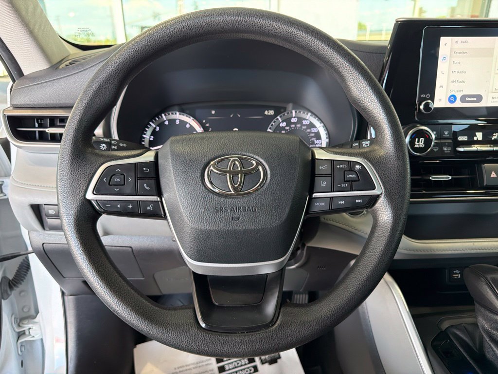 Used 2023 Toyota Highlander L FWD image 23