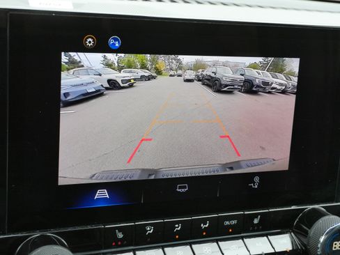 Used 2023 Chevrolet Colorado LT w/ LT Convenience Package III AWD/4WD image 35