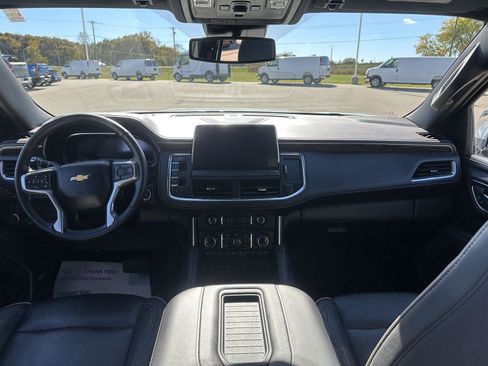 Used 2023 Chevrolet Suburban Premier image 19