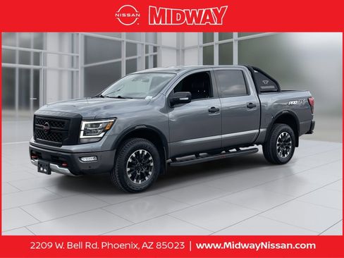 Used 2020 Nissan Titan PRO-4X w/ Pro-4x Convenience Package image 1
