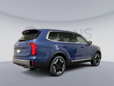 New 2025 Kia Telluride S image 5