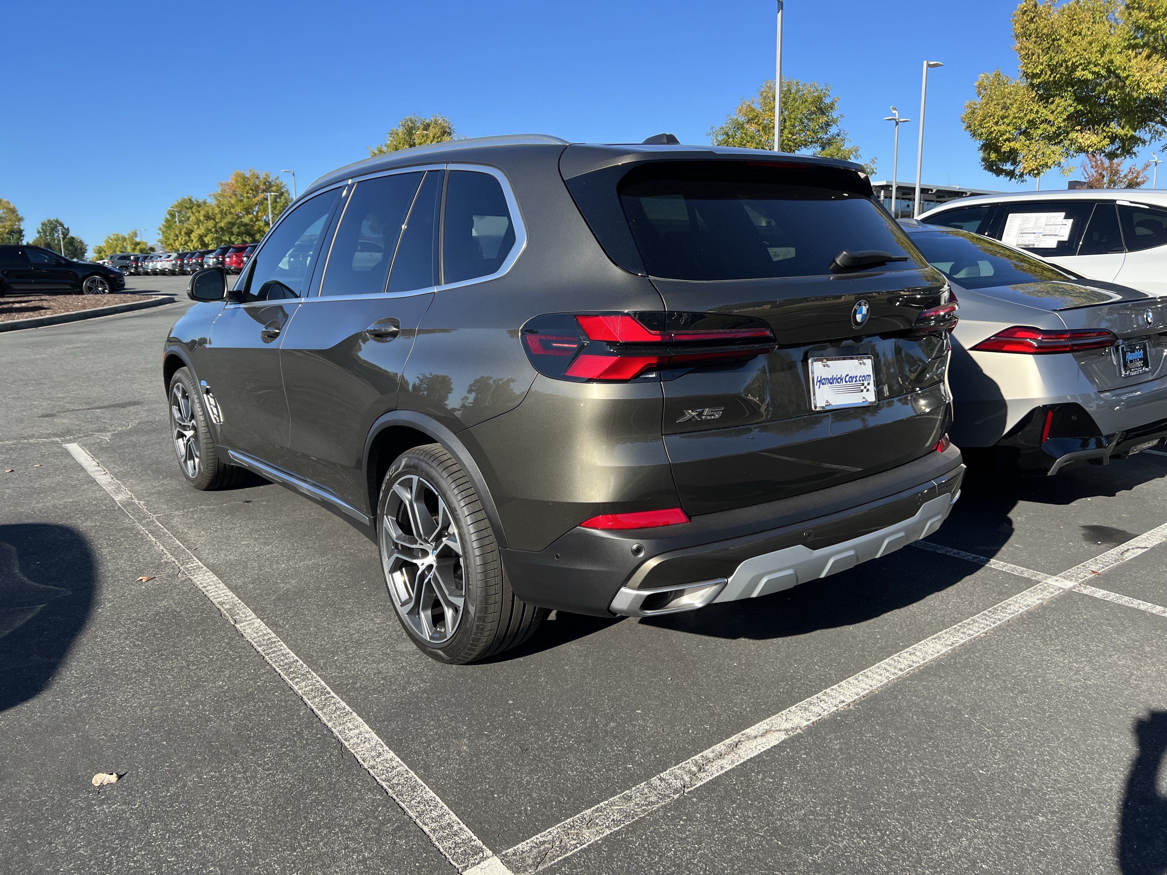 Certified 2025 BMW X5 xDrive40i w/ Parking Assistance Package AWD/4WD image 8