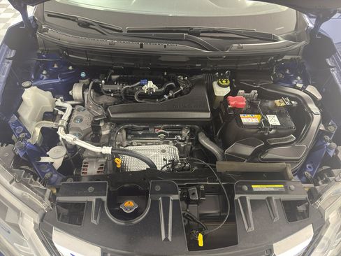Used 2020 Nissan Rogue SV AWD/4WD image 11