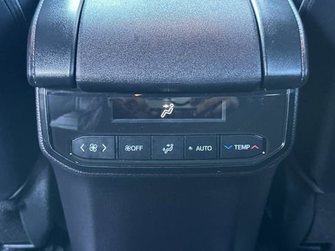 Used 2023 Toyota Highlander XLE image 13