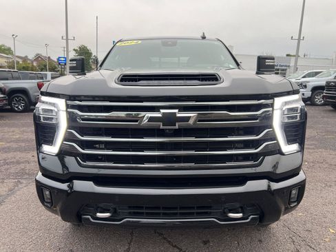 Used 2024 Chevrolet Silverado 2500 High Country w/ Midnight Edition AWD/4WD image 2