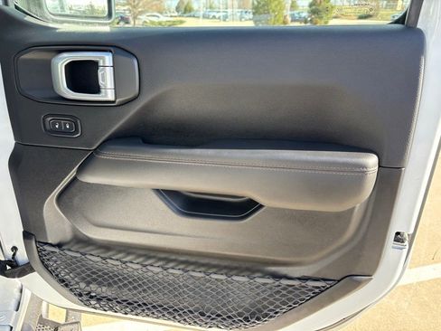 Used 2023 Jeep Wrangler Unlimited Rubicon 392 w/ Xtreme Recon 35" Tire Package image 9