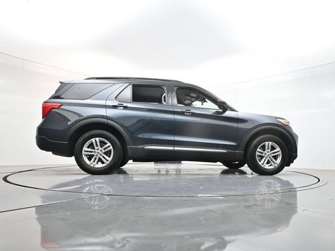 Used 2023 Ford Explorer XLT w/ Equipment Group 202A AWD/4WD image 39