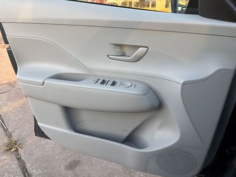 Used 2025 Hyundai Kona SEL image 18