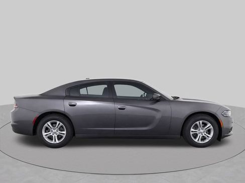 Used 2019 Dodge Charger SXT RWD image 8