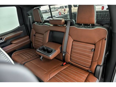 New 2026 GMC Sierra 1500 Denali Ultimate w/ LPO, Black Badging Package AWD/4WD image 12