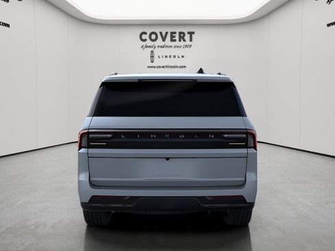 New 2026 Lincoln Navigator Reserve AWD/4WD image 5