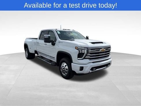 New 2026 Chevrolet Silverado 3500 High Country w/ High Country Premium Package AWD/4WD image 3