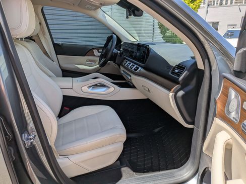 Used 2021 Mercedes-Benz GLS 450 4MATIC image 33