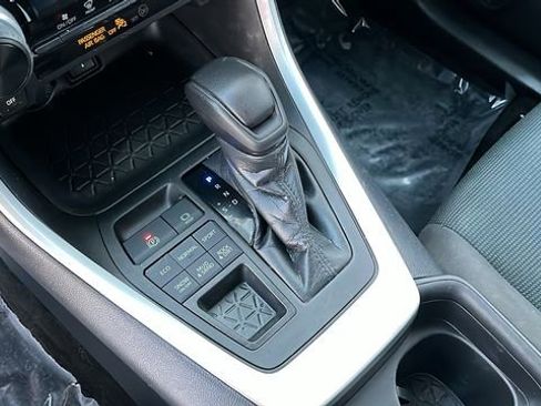 Used 2021 Toyota RAV4 LE w/ Carpet Mat Package (TMS) image 14