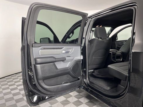 Used 2022 RAM 1500 Big Horn AWD/4WD image 40
