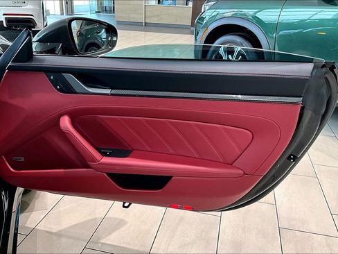 Used 2025 Porsche 911 Carrera RWD image 22