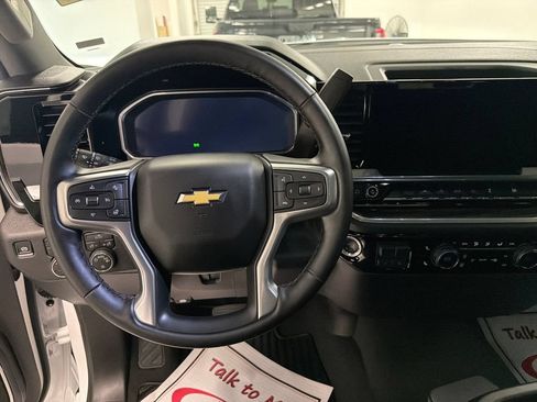 Used 2026 Chevrolet Silverado 1500 LT AWD/4WD image 15