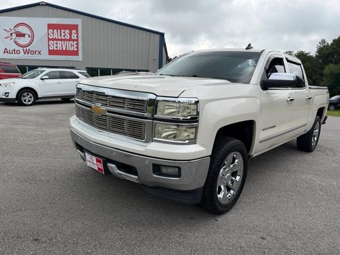 Used 2015 Chevrolet Silverado 1500 LTZ Z71 w/ LTZ Plus Package AWD/4WD image 28