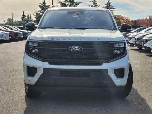 New 2025 Ford Expedition Max Active image 3