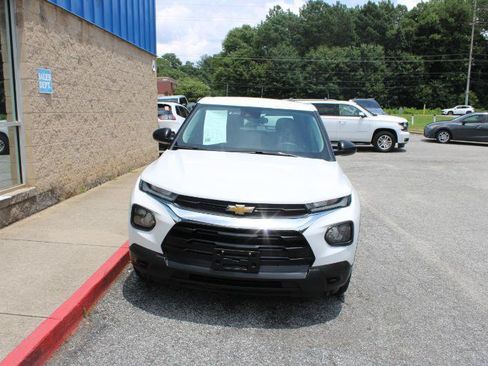 Used 2022 Chevrolet TrailBlazer LS FWD image 2